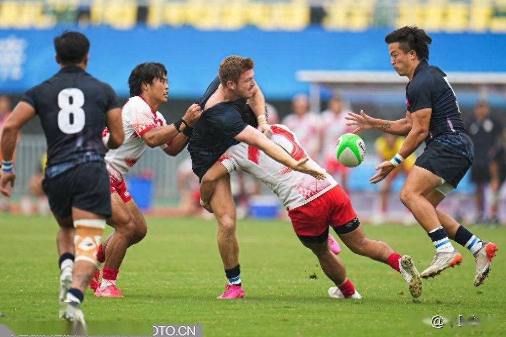 关于橄榄球决赛震撼开打,巅峰对决引爆全场的信息 关于橄榄球决赛震撼开打,巅峰对决引爆全场的信息