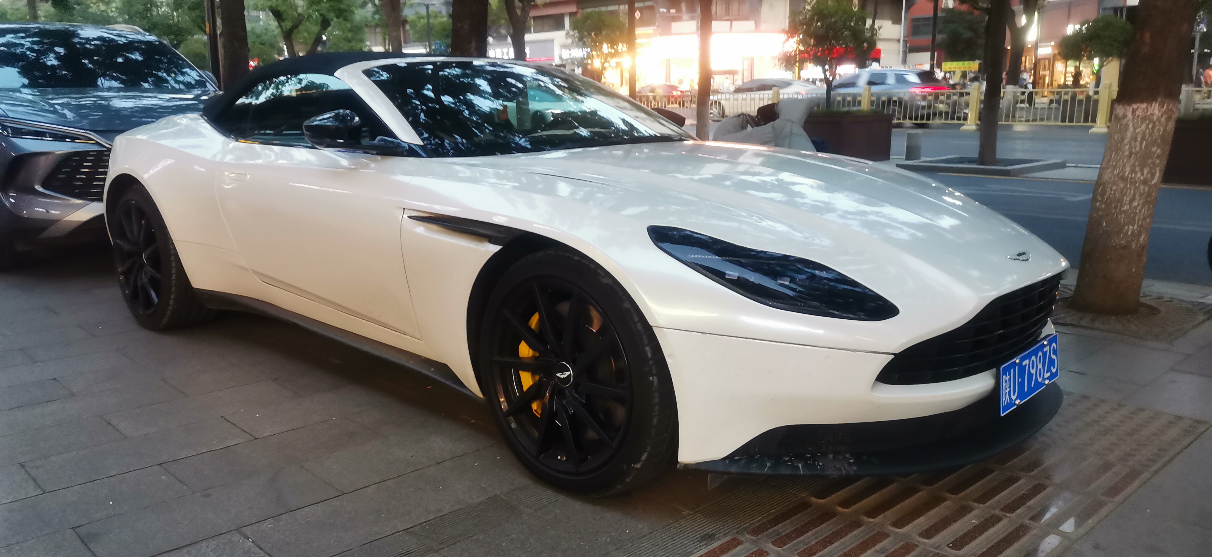 阿斯顿马丁轻取梅赛德斯,诺里斯扛起全队 阿斯顿马丁轻取梅赛德斯,诺里斯扛起全队