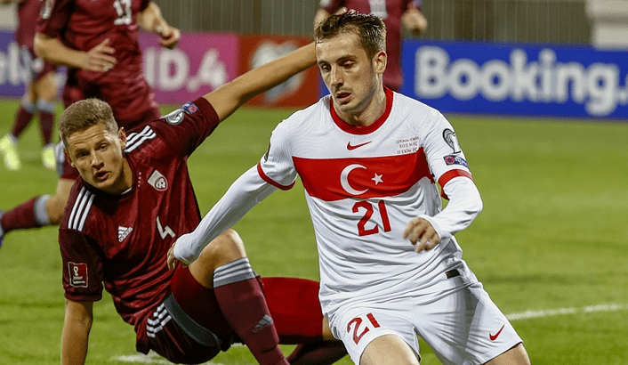 开云体育登录-智利横扫乌拉圭，托尼惊艳四座