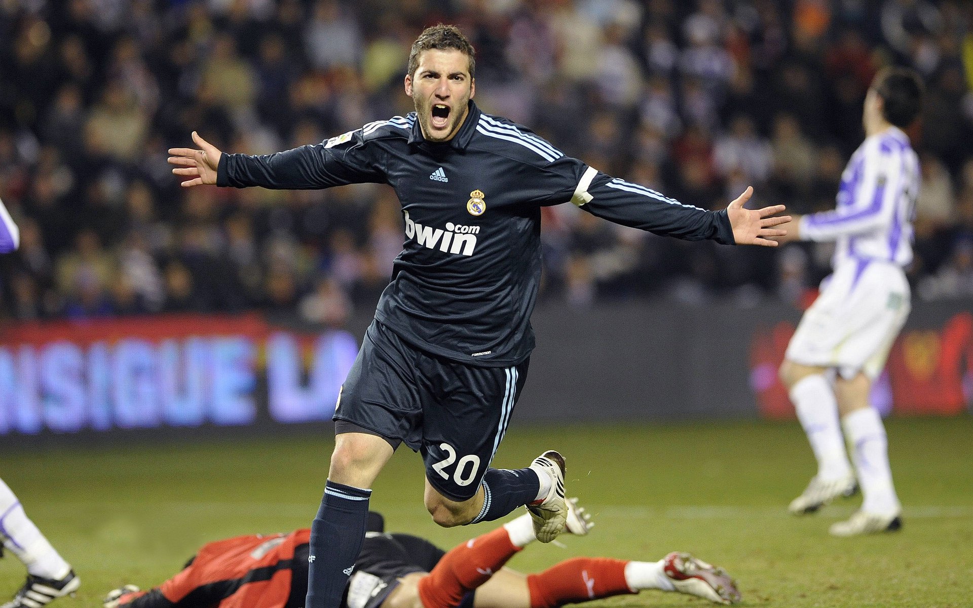 枢纽,东决关键战之夜,富安健洋如何成为沉默的节拍器