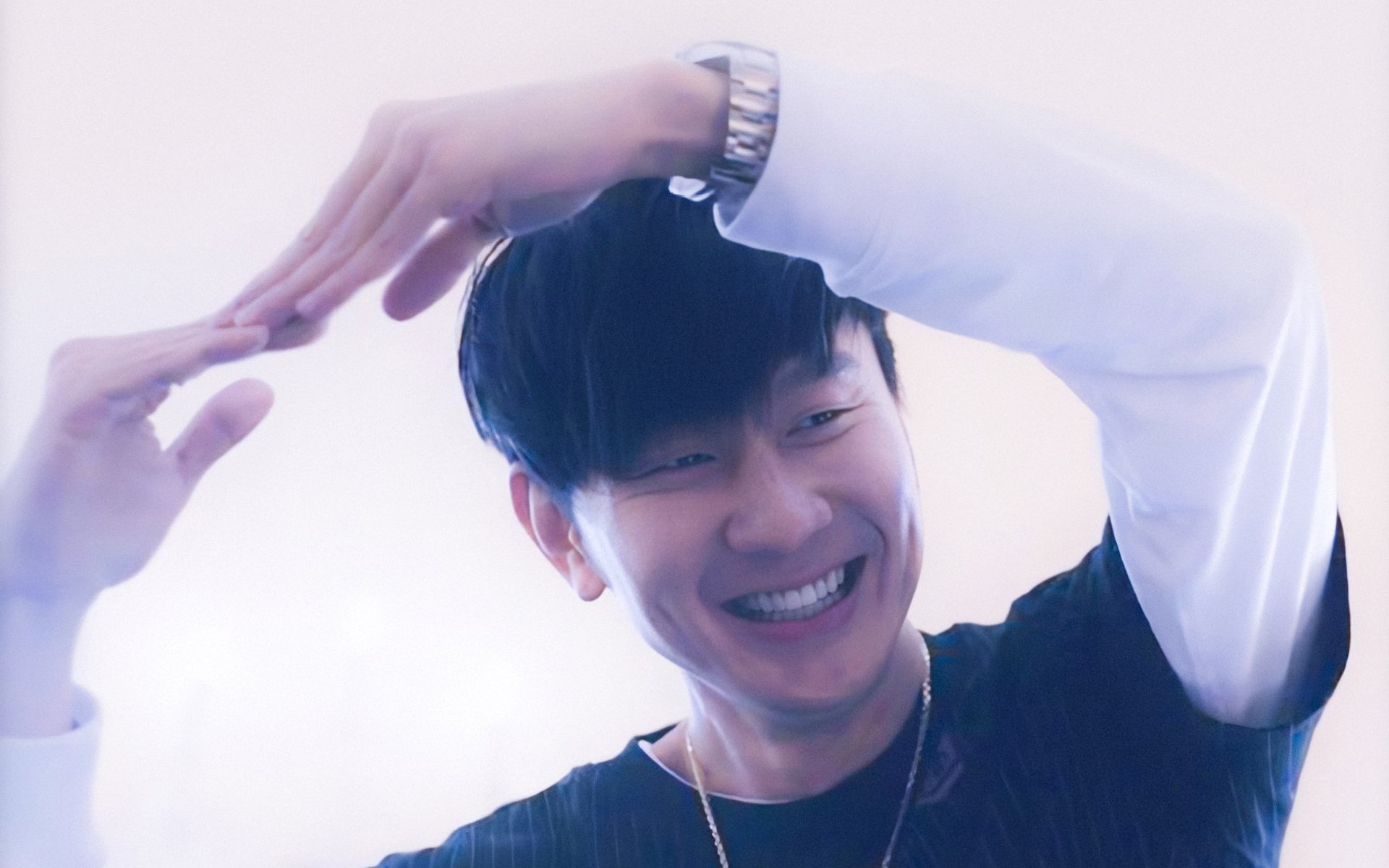 开云下载-福克斯闪电两传一射导演逆转，西甲国家德比之夜再添经典